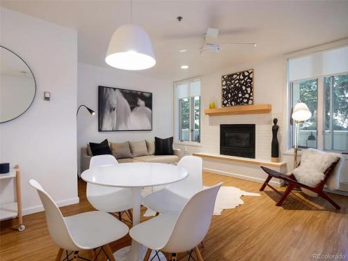 Holiday Home room in Pool & Hot Tub Easy Walk to Slopes Ski Season Shuttle Luxury for Families