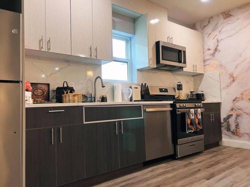 Spacious & Stylish 2BR 2BA - Easy NYC Commute