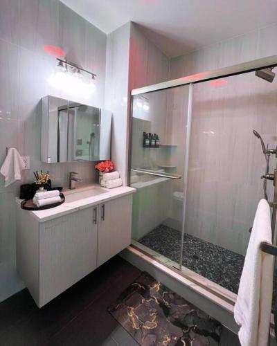 Spacious & Stylish 2BR 2BA - Easy NYC Commute