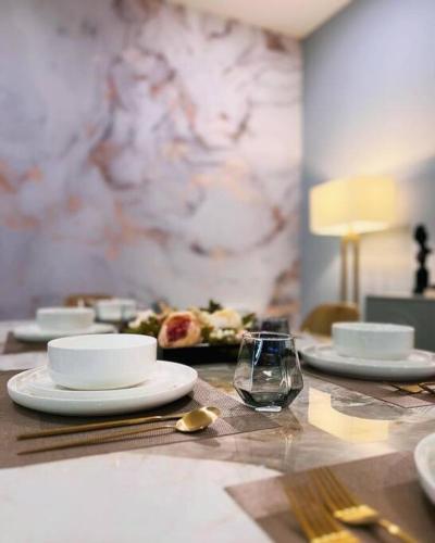 Spacious & Stylish 2BR 2BA - Easy NYC Commute