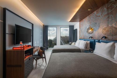 room detail thumbnail 1