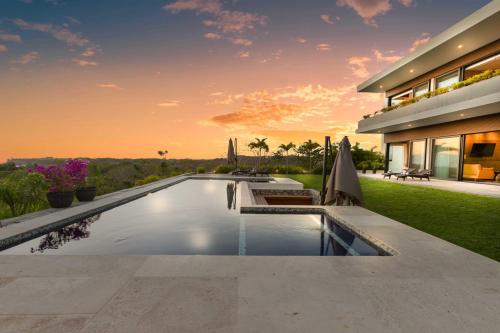 Near Punta Mita - Gorgeous Modern Villa in Higuera Blanca, Mexico