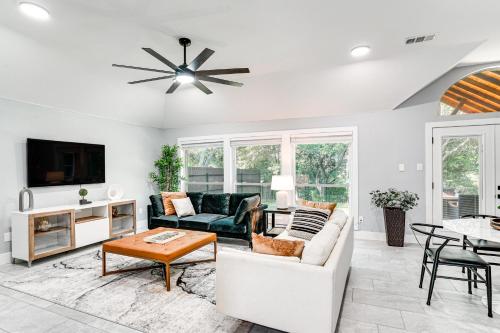 Haltom City Home with Patio about 11 Mi to Fort Worth! in Haltom City, USA