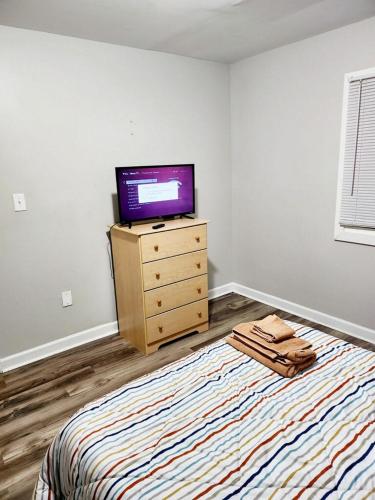 Spacious Room close to downtown and events in Greensboro, USA
