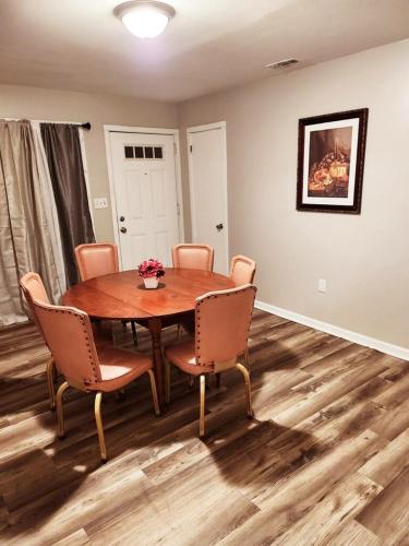 Spacious Room close to downtown and events in Greensboro, USA