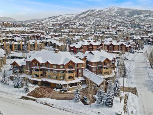 Outdoor Pools and Hot Tubs Air Conditioning Washer & Dryer In Unit Ski Mountain Views - image 4
