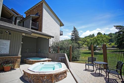Pools and Hot Tubs Free Bus & Private Shuttle Ground Floor - image 3