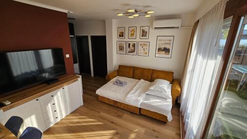 Jacuzzi Tuscany Terrace Apartment Free parking - image 14