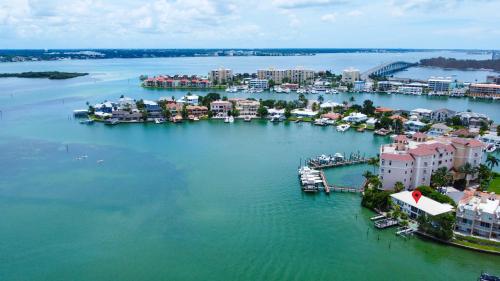 Bay Watch #1 - Weekly Beach Rental in Clearwater Beach, USA