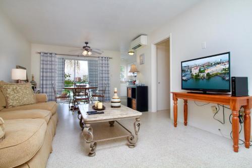 Bay Watch #1 - Weekly Beach Rental in Clearwater Beach, USA