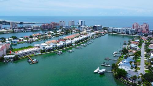 Bay Watch #1 - Weekly Beach Rental in Clearwater Beach, USA