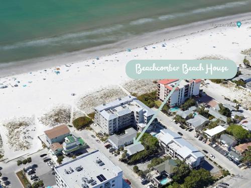 Beachcomber Beach House - Steps to The Sands, Clearwater Beach