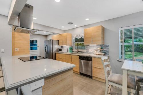 Dolphin Oasis - Monthly Vacation Rental Home in Clearwater, USA