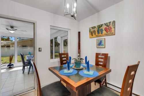 Paradise Corner - Monthly Beach Vacation Rental! in Clearwater Beach, USA