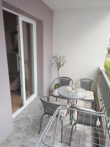 Two-Bedroom Apartment with Terrace and Sea View image 3