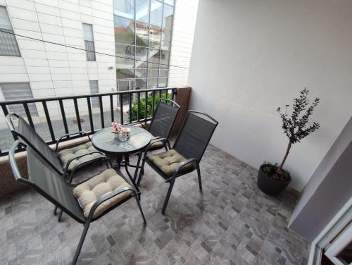 Two-Bedroom Apartment with Terrace and Sea View image 2