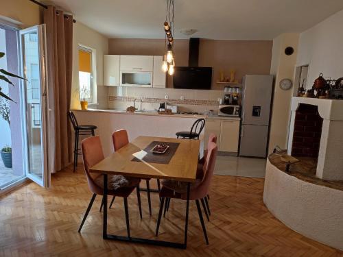 Two-Bedroom Apartment with Terrace and Sea View image 3