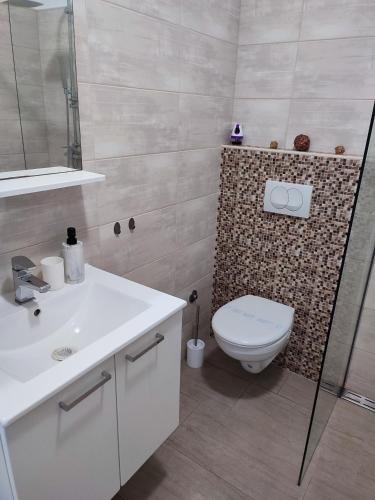 Two-Bedroom Apartment with Terrace and Sea View image 5