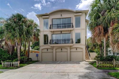 Sweet Escape - Monthly Beach Rental in Clearwater Beach, USA