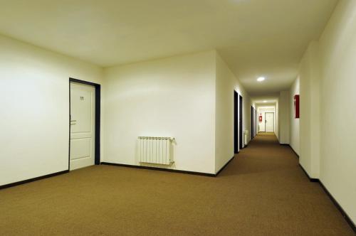 Standard Triple Room image 4