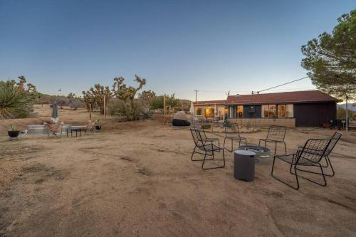 Stargazing - Cowboy Pool - Spa - Firepit - Views - Hike in Yucca Valley, USA