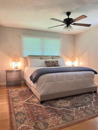 NC Mountain Fall Hiking Biking Waterfall Retreat Minutes to Brevard & Hendersonville in Etowah (NC)