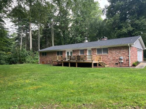 A szálláshely kívülről, NC Mountain Fall Hiking Biking Waterfall Retreat Minutes to Brevard & Hendersonville in Etowah (NC)