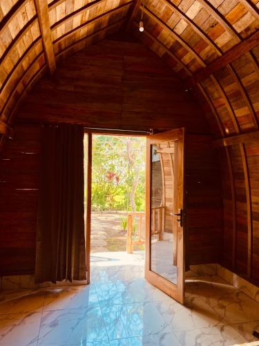 Dikaloha Surfschool and Stay in Negara