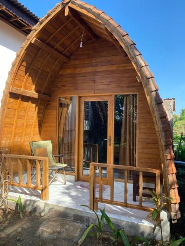 Dikaloha Surfschool and Stay in Negara