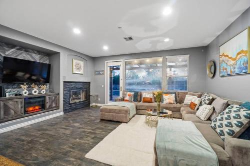 Luxury 5-Bedroom Villa w Pool, Spa, Nature, 3000 sq ft, Private Rental in Fallbrook, USA