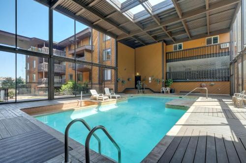 Trailhead Terrace Garden of the Gods Pool Sauna in Colorado Springs, USA