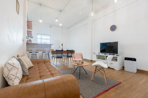 บ้านพักแบบสามห้องนอน (Three-Bedroom House)