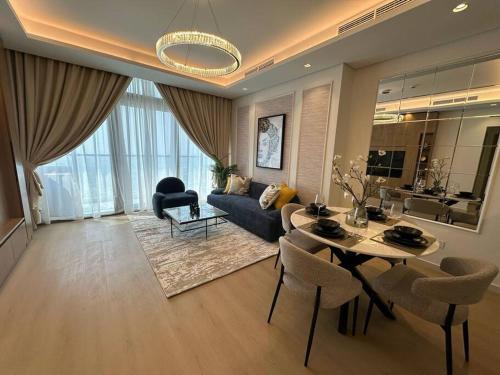 Quill Sea View 2BR Apartment - Paramount Midtown, Dubai (photo 2)