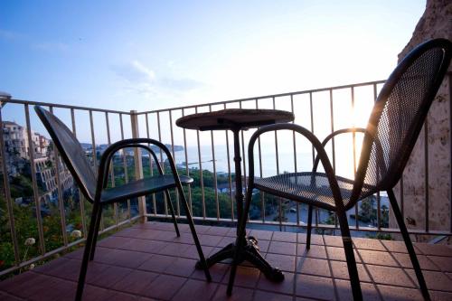 One-Bedroom Apartment with Terrace image 7