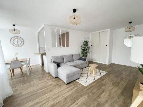 T2 plein centre avec stationnement - Location saisonnière - Bourgoin-Jallieu