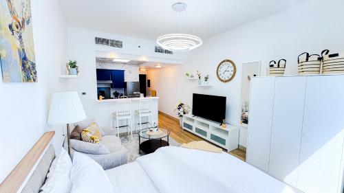 Dubai Marina - Modern Designed - Gorgeous Studio- Close Metro Station, Dubai