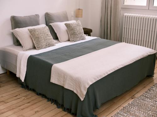 La Grande Maurague, Boutique Guesthouse with Pool in South of France, Peaceful countryside Stay in the Gers – Condom, FL