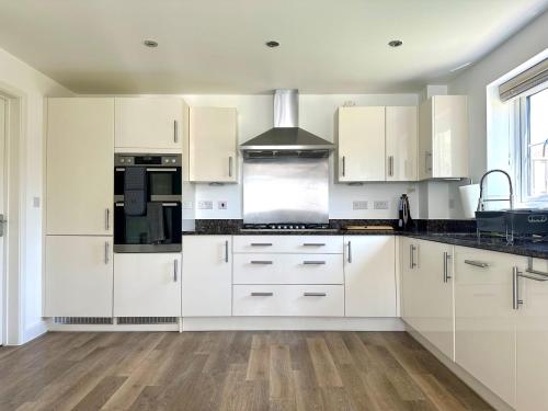 Large Detached 5 bedroom House in Bicester in Chesterton