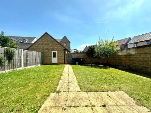 Large Detached 5 bedroom House in Bicester in Chesterton