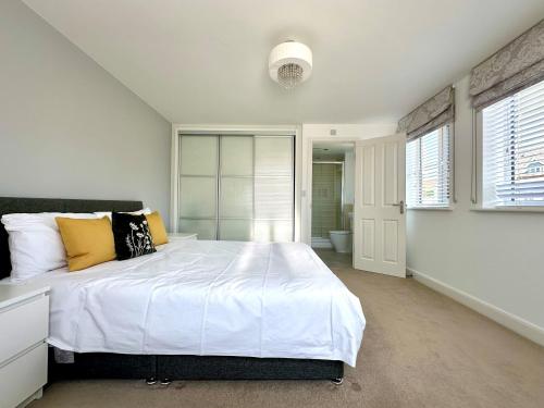 Large Detached 5 bedroom House in Bicester in Chesterton