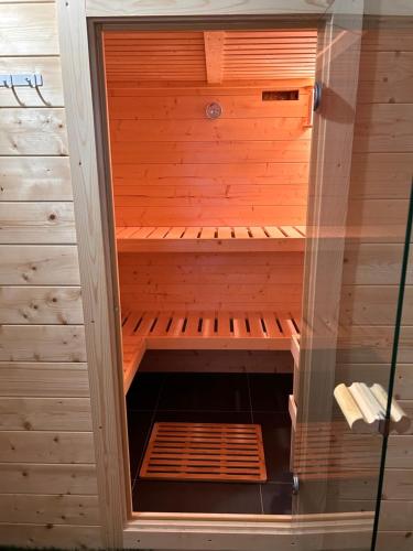 Le Spa est dans le Pre in Chateau-Renard