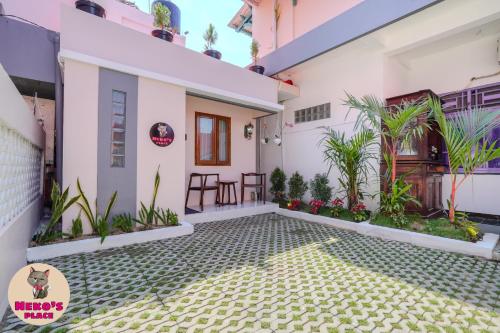 Living with Locals Living with Locals