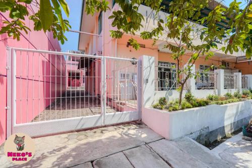 Living with Locals Living with Locals