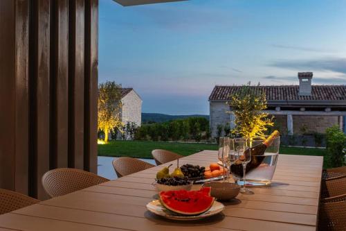 Design Villa Emily White near Rovinj in 巴萊