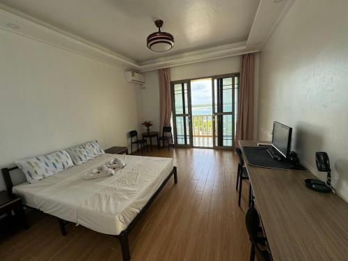 Pango Ocean Blue Hotel in Pango Beach