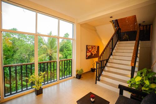 Deluxe Double or Twin Room with Balcony image 9