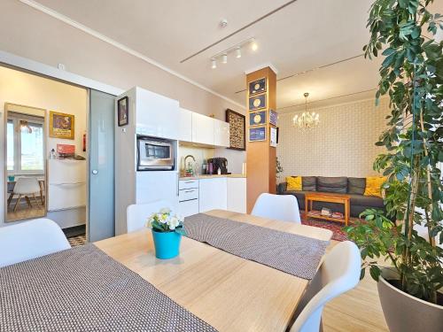 Rumbach Terrace Apartment - image 3