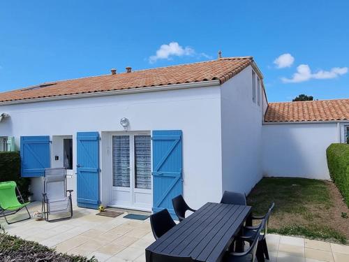 Maisonnette avec vélos - proche mer 360m