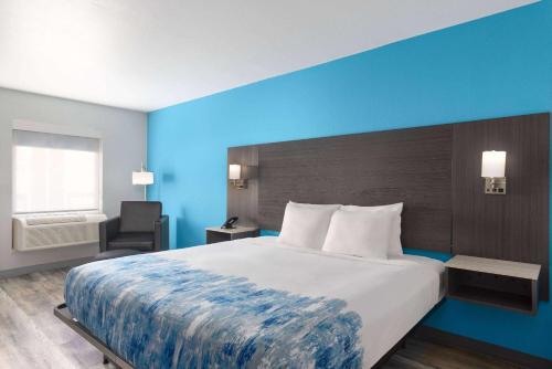 Baymont by Wyndham Branson Thousand Hills Room Type - King Suite - Non-Smoking