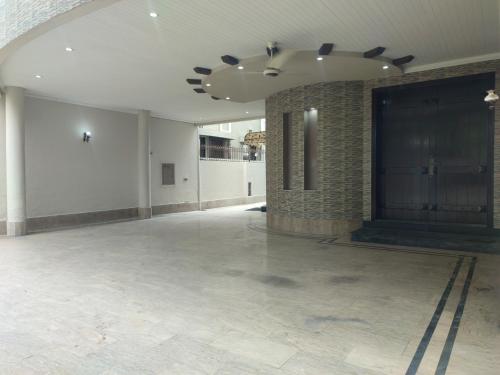 3 BR Serviced First Floor Near Expo Center Lahore - image 14